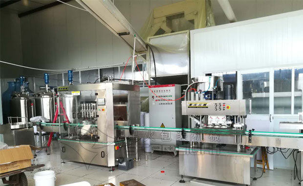 haha体育
枇杷膏灌装生产线设备展示