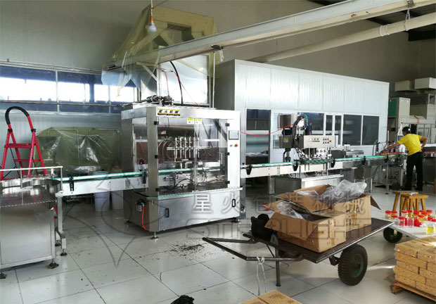 沐浴露灌装流水线设备