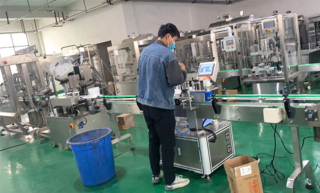 haha体育
专业灌装机设备厂家设备车间实拍