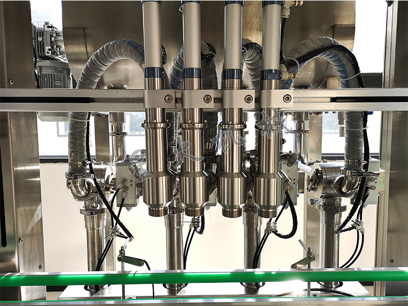 haha体育
蒜蓉辣椒酱灌装机细节展示