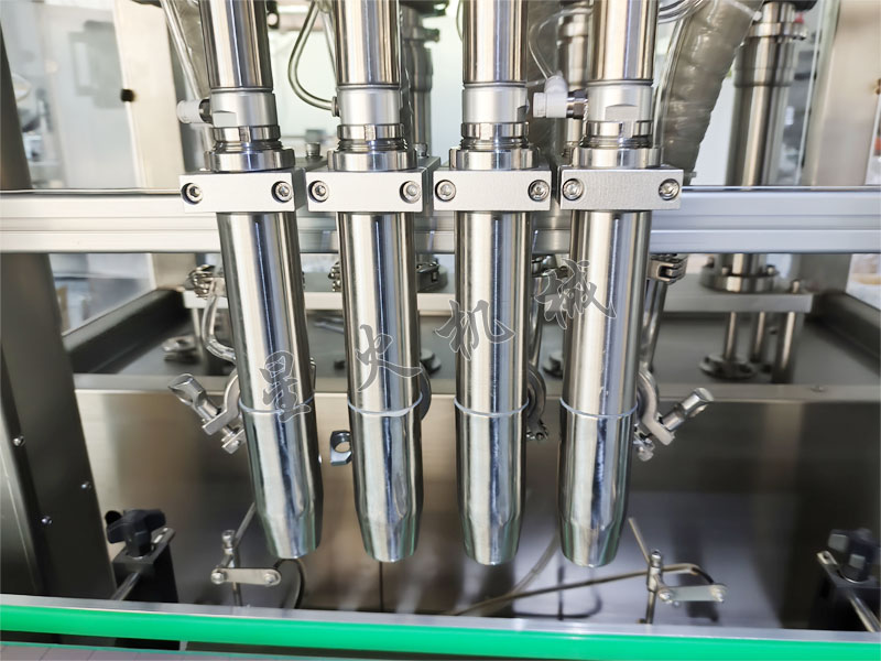 haha体育伺服肉酱灌装机