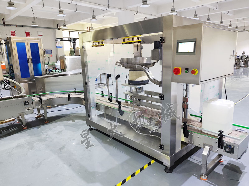 大桶自动旋盖机