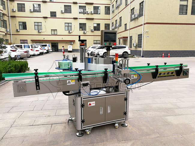 haha体育侧面定位贴标机设备